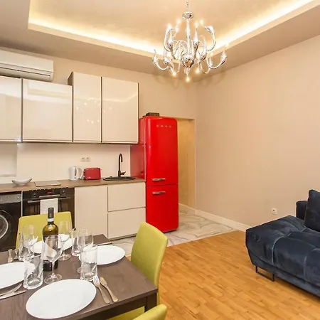 Elegant 2bdr With A Balcony * Sofia